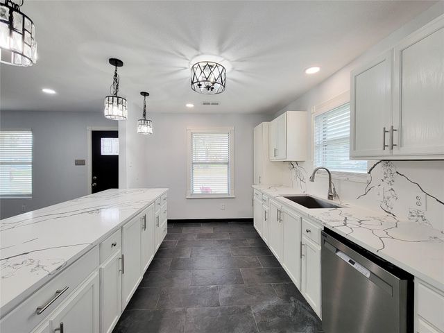 11850 Greencanyon Drive, Houston, TX 77044