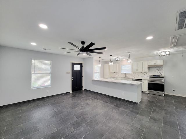 11850 Greencanyon Drive, Houston, TX 77044