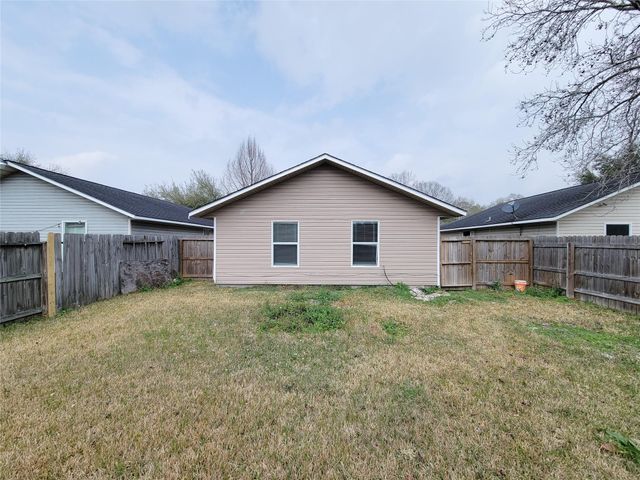 11850 Greencanyon Drive, Houston, TX 77044