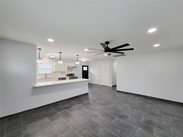 11850 Greencanyon Drive, Houston, TX 77044