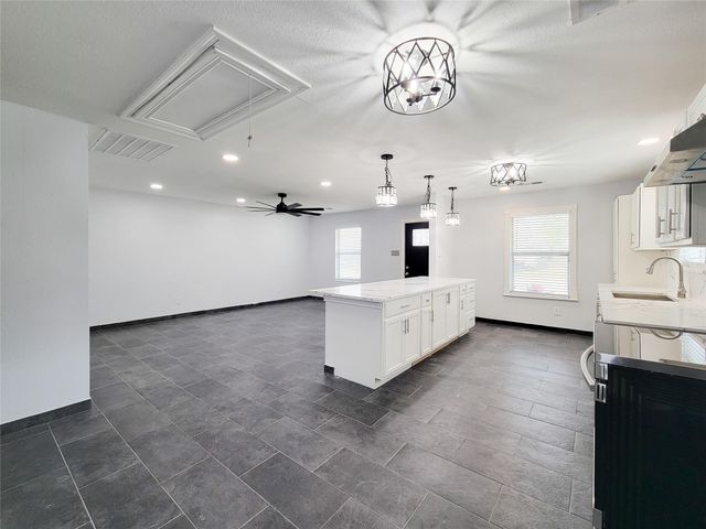 11850 Greencanyon Drive, Houston, TX 77044