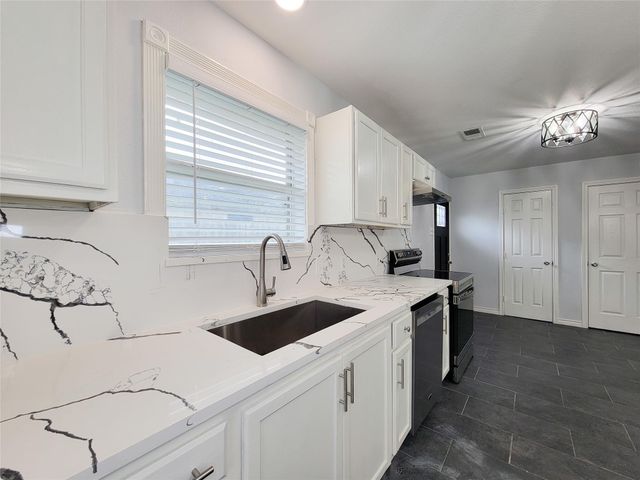 11850 Greencanyon Drive, Houston, TX 77044