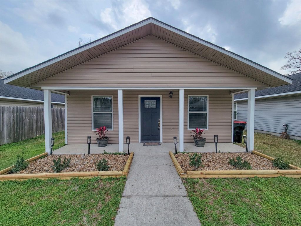 11850 Greencanyon Drive, Houston, TX 77044