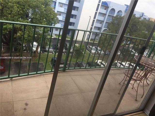9360 Fontainebleau Blvd 508, Miami, FL 33172