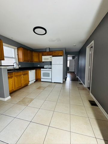 2123 N Mango Avenue 1, Chicago, IL 60639