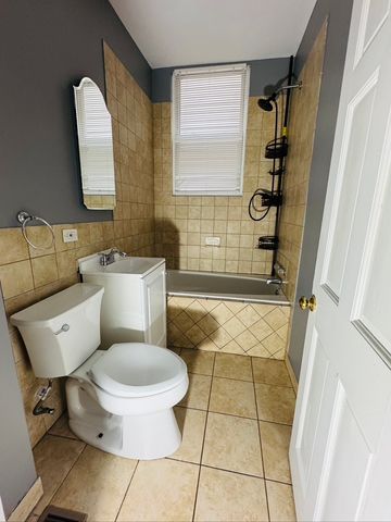 2123 N Mango Avenue 1, Chicago, IL 60639