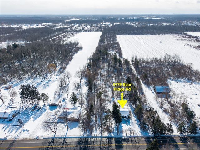 6779 Bear Ridge Road, Pendleton, NY 14094