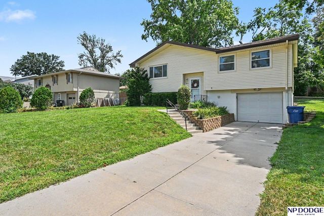 601 Chestnut Drive, Gretna, NE 68028