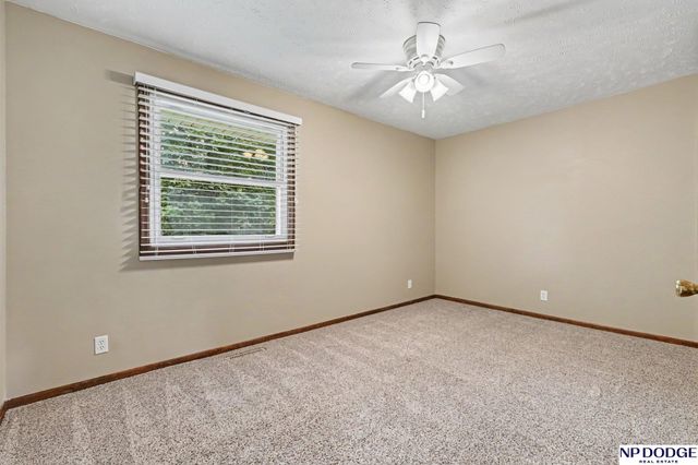 601 Chestnut Drive, Gretna, NE 68028