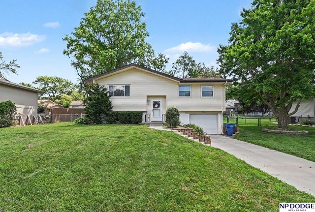 601 Chestnut Drive, Gretna, NE 68028