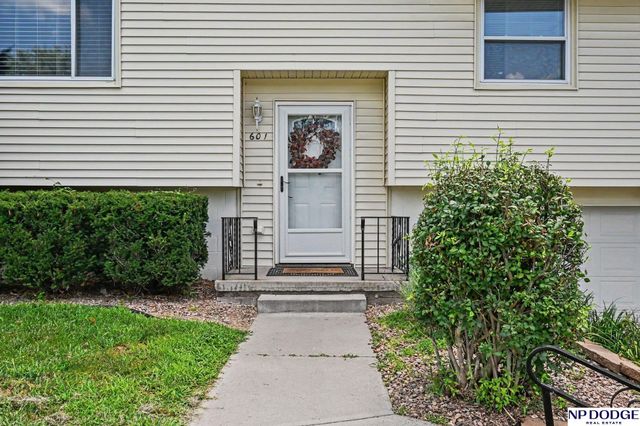 601 Chestnut Drive, Gretna, NE 68028