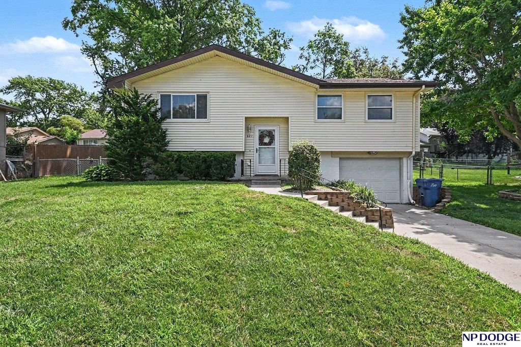 601 Chestnut Drive, Gretna, NE 68028
