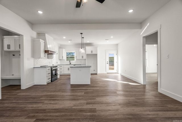 21 West Cedar Hill Road, Greenbrier, AR 72058