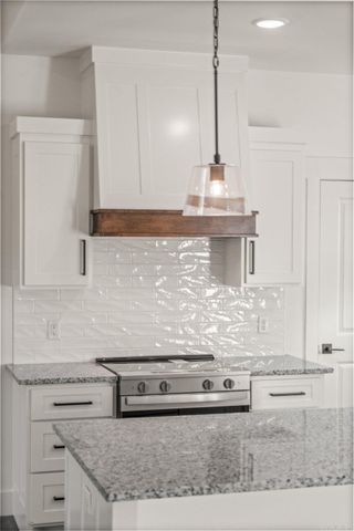 21 West Cedar Hill Road, Greenbrier, AR 72058