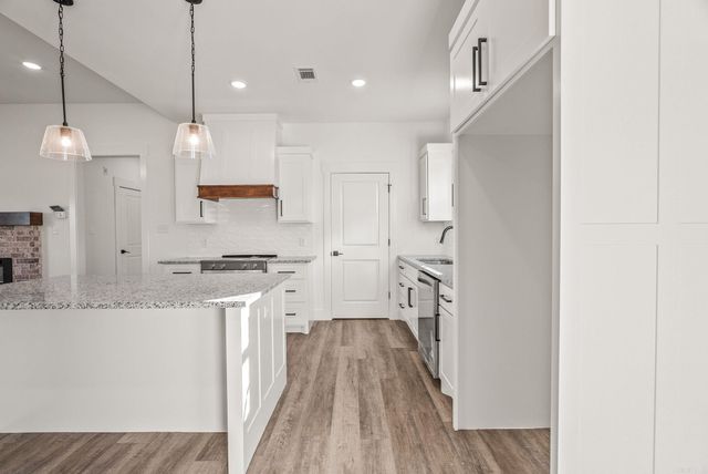 21 West Cedar Hill Road, Greenbrier, AR 72058