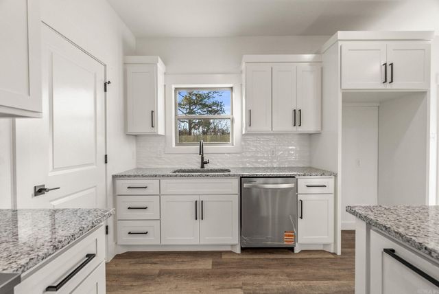 21 West Cedar Hill Road, Greenbrier, AR 72058