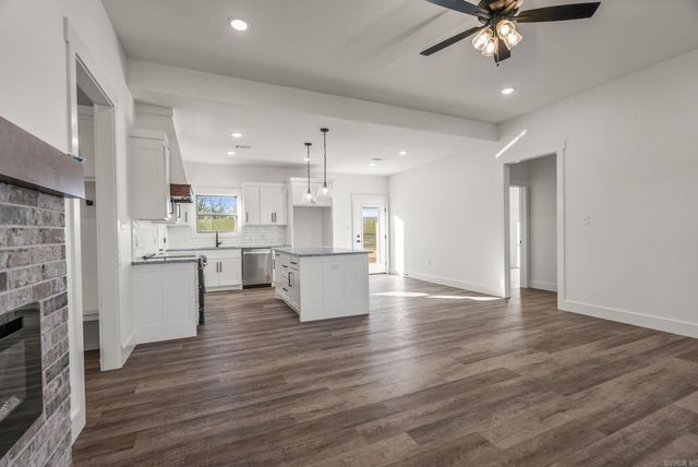 21 West Cedar Hill Road, Greenbrier, AR 72058