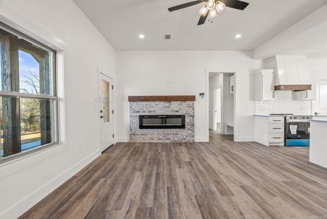 21 West Cedar Hill Road, Greenbrier, AR 72058