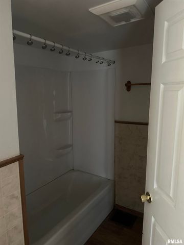 620 N 10TH Street, Herrin, IL 62948