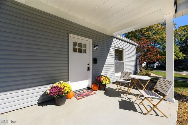 1916 Victoria Street, Cuyahoga Falls, OH 44221