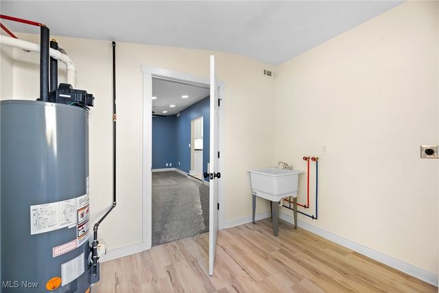 1916 Victoria Street, Cuyahoga Falls, OH 44221