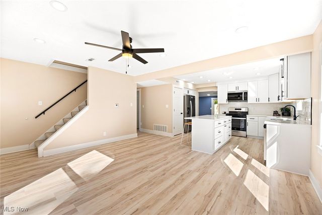 1916 Victoria Street, Cuyahoga Falls, OH 44221