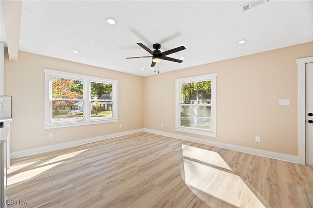 1916 Victoria Street, Cuyahoga Falls, OH 44221