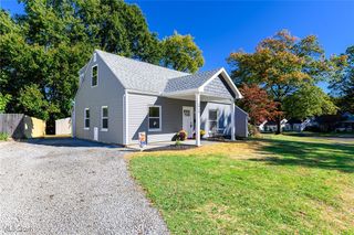 1916 Victoria Street, Cuyahoga Falls, OH 44221