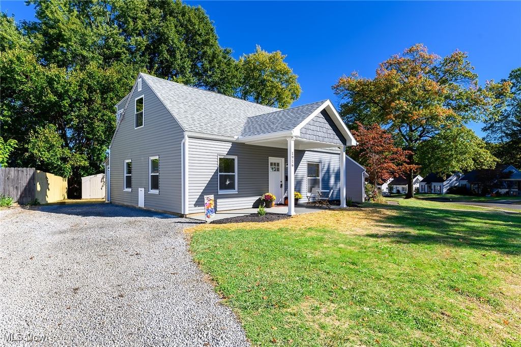 1916 Victoria Street, Cuyahoga Falls, OH 44221