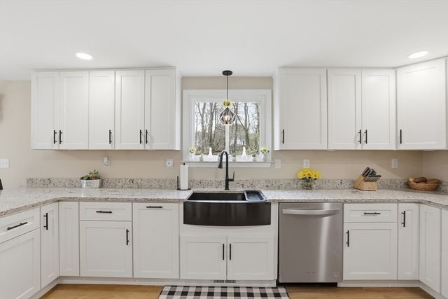 18 Trifiro Rd, Billerica, MA 01821
