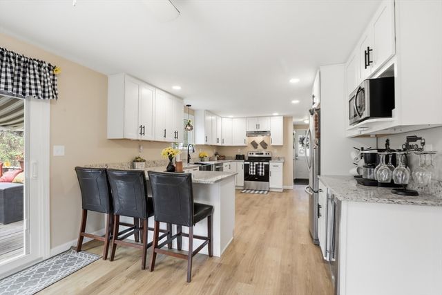 18 Trifiro Rd, Billerica, MA 01821