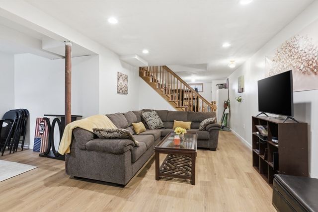 18 Trifiro Rd, Billerica, MA 01821