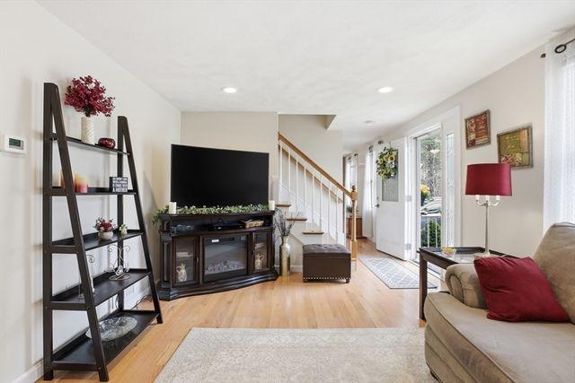 18 Trifiro Rd, Billerica, MA 01821