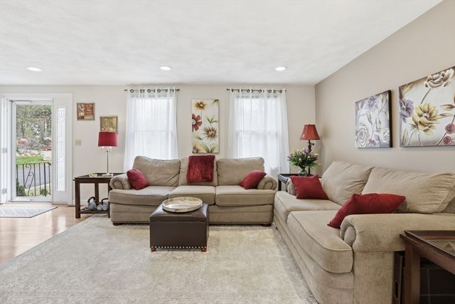 18 Trifiro Rd, Billerica, MA 01821