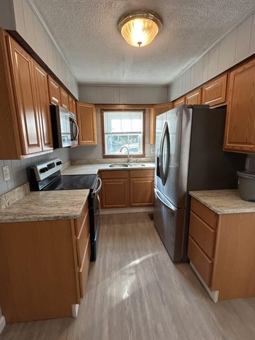 95 Front St, Stewart, TN 37175