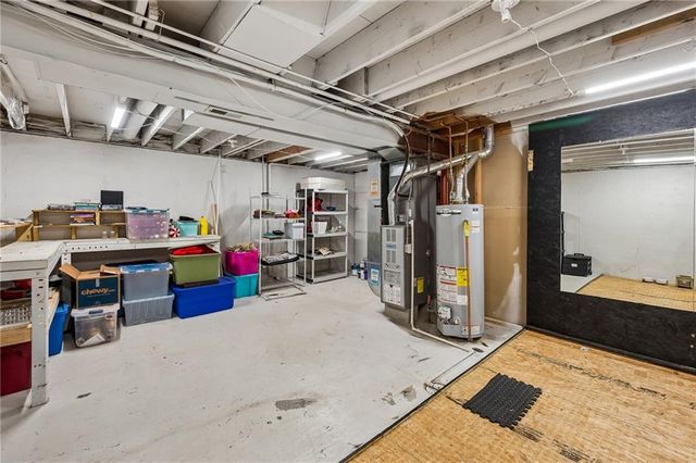 408 N WATER Street, Liberty, MO 64068