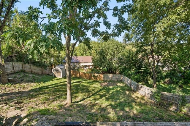 408 N WATER Street, Liberty, MO 64068