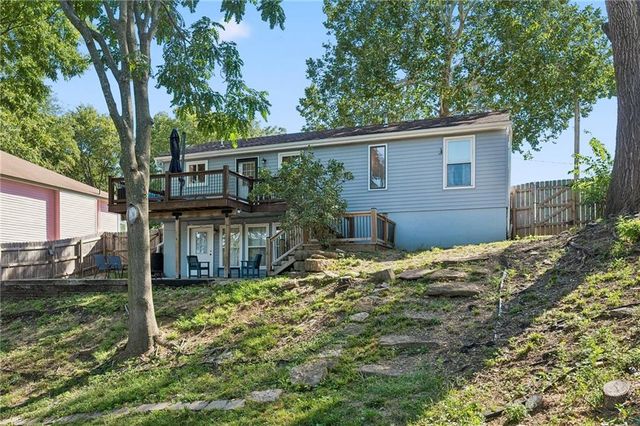 408 N WATER Street, Liberty, MO 64068