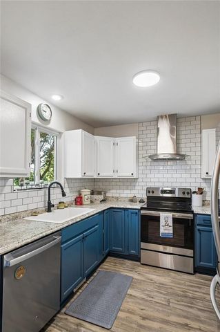 408 N WATER Street, Liberty, MO 64068