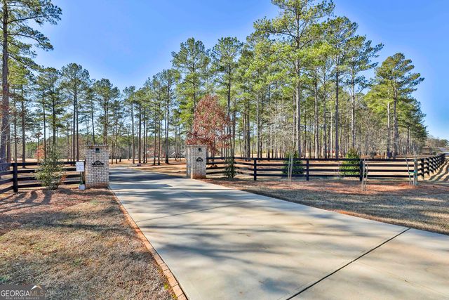 2161 Bear Creek Road, Moreland, GA 30259