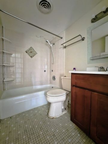 840 E Old Willow Road 116, Prospect Heights, IL 60070