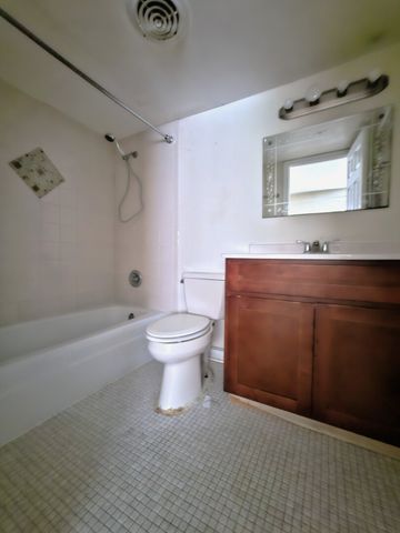 840 E Old Willow Road 116, Prospect Heights, IL 60070