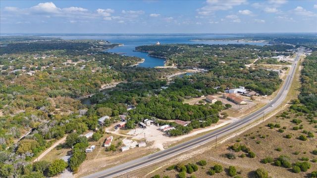 690 Hwy 22, Clifton, TX 76634