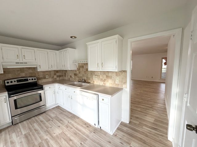 140 Stokes Dr, Smyrna, TN 37167