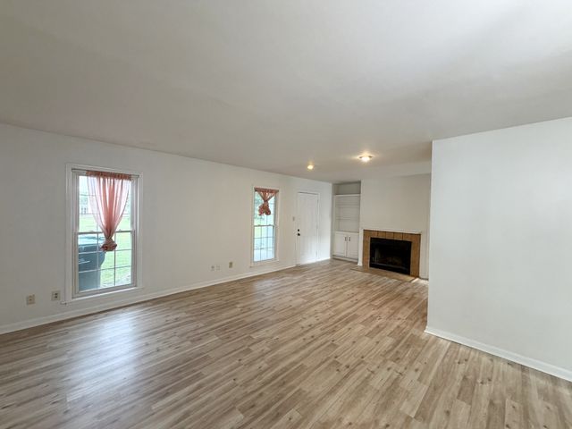 140 Stokes Dr, Smyrna, TN 37167
