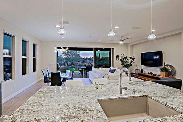 17811 E CINDERCONE Road, Rio Verde, AZ 85263