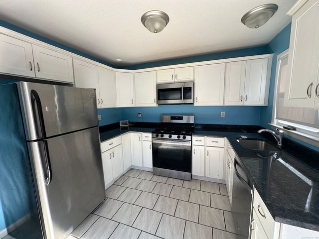 409 Pond Street, Bridgeport, CT 06606