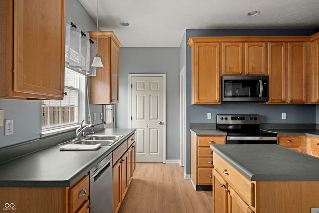 5845 Mill Oak Drive, Noblesville, IN 46062