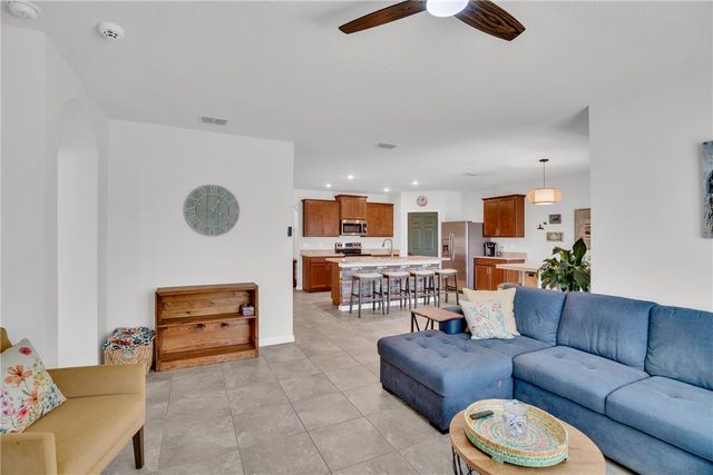 123 Larchmont Terrace, Sebastian, FL 32958