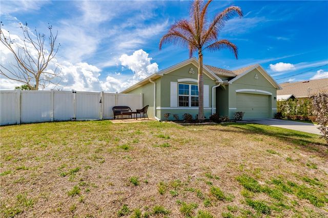 123 Larchmont Terrace, Sebastian, FL 32958